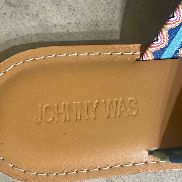 Johnny Was sandals. Comfortable all leather sandals. Size 7. - Picture 4 of 9